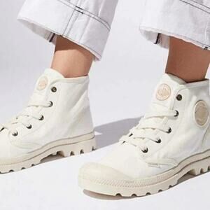 NIB! Palladium Pampas Hi High Top Vegan Sneaker in Star White - Size 7